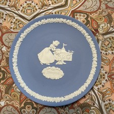 RARE  Wedgwood Jasperware Disneyland Plate Snow White & Dopey 6.5&rdquo; In Orig box