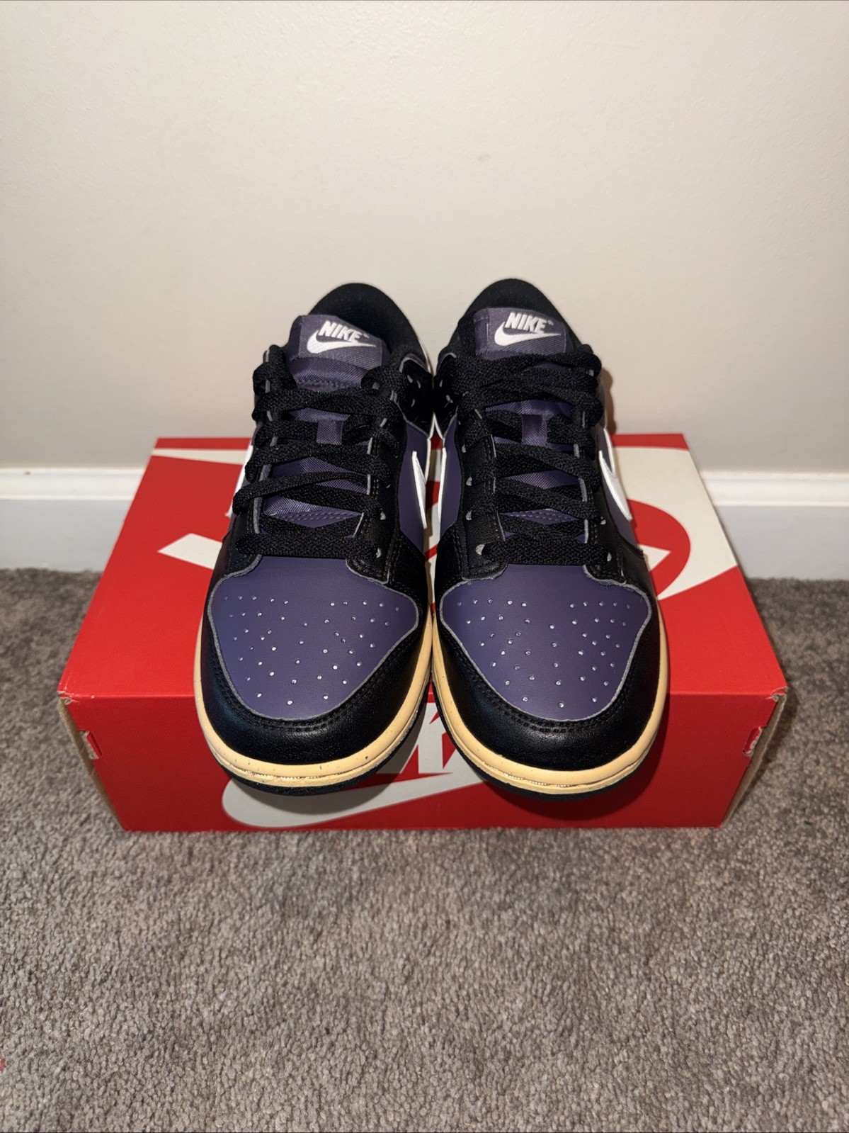 WMNS Nike Dunk Low NN/Dark Raisin-White-Black (DD1873-500) Size: 6.5W/(NIB)