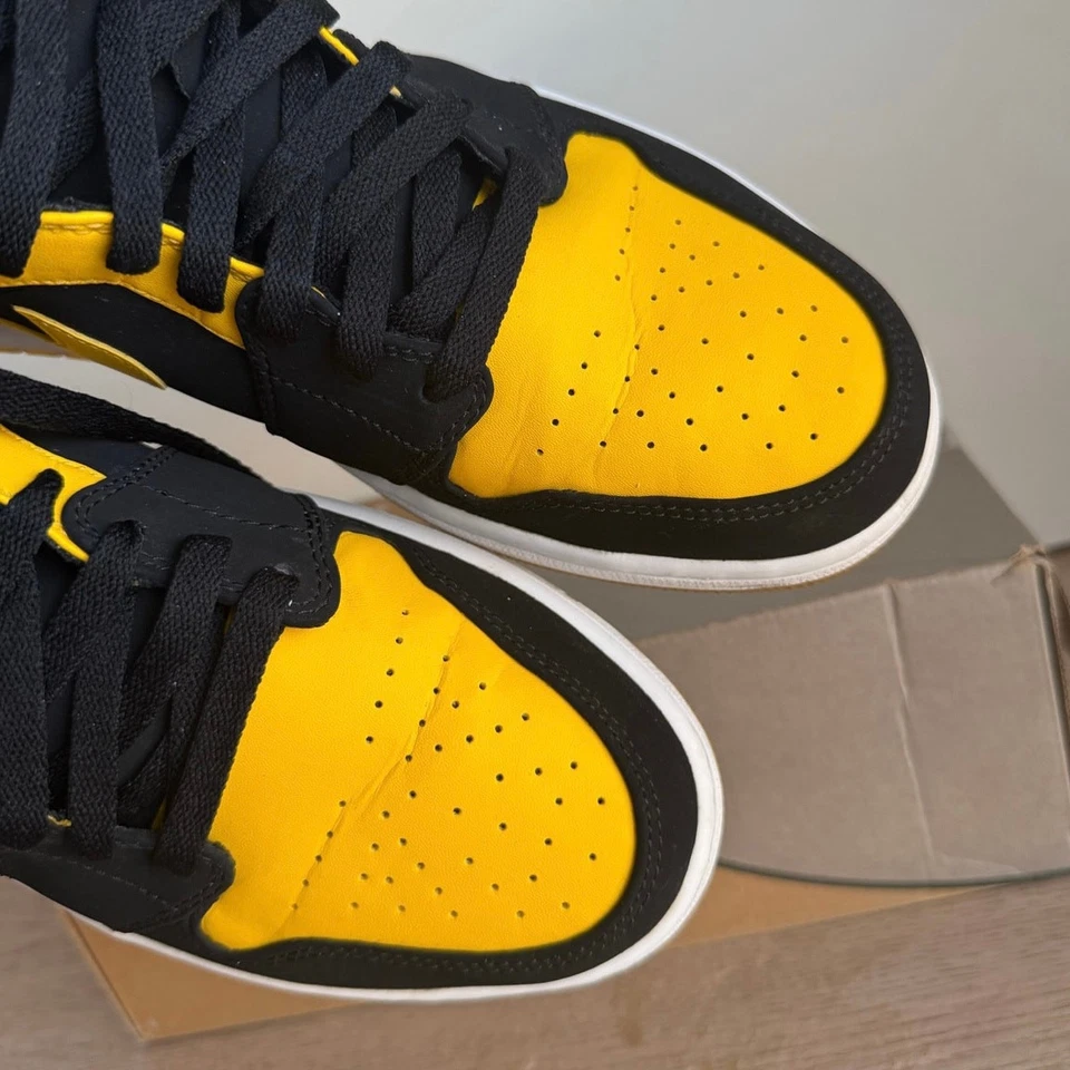 Nike Air Jordan 1 Retro Mid 'New Love' Men Sneakers 554724-035 - SZ 11  - Image 4 of 4