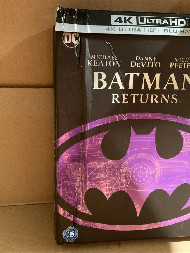 Batman Returns 4K UltraHD + Blu-ray Steelbook + Collectable Extras - Image 2 of 4