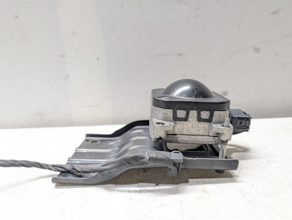 ✅ 15-16 Chrysler 300 Adaptive Cruise Control Speed Sensor Radar OEM 68199454AE - Image 4 of 4