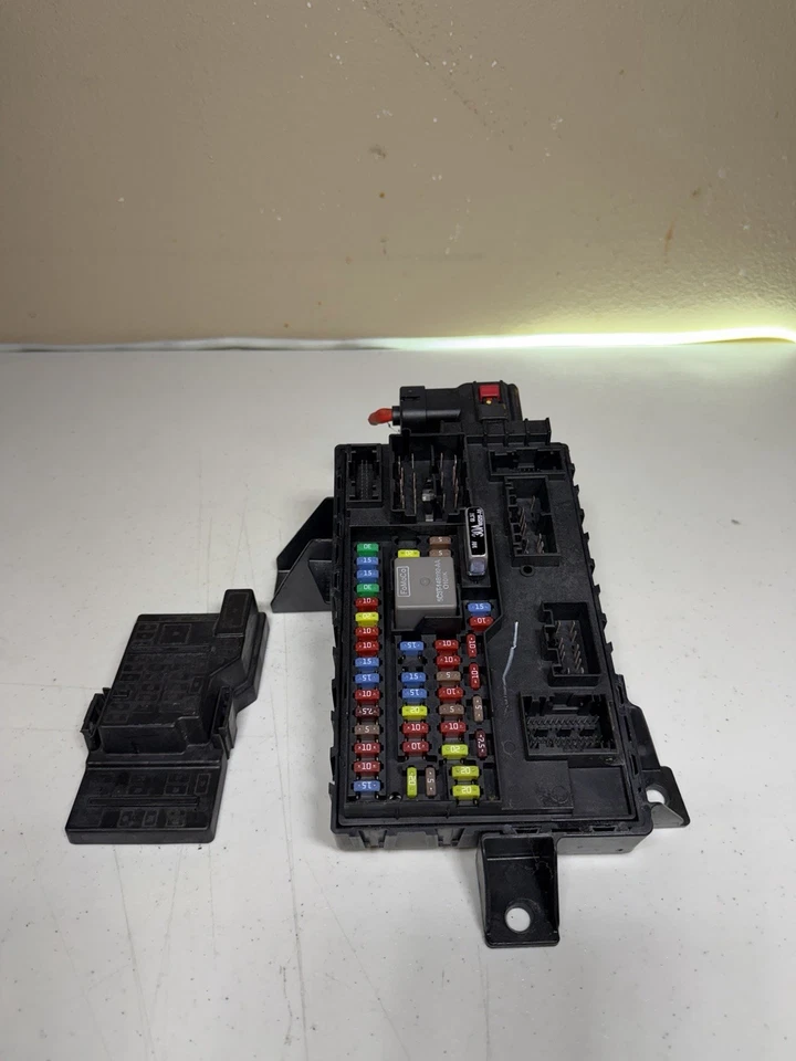 Módulo de control de carrocería Ford E150 E250 2010-2013 unión relé de fusibles BC2T-15604-AA Foto 2 de 4