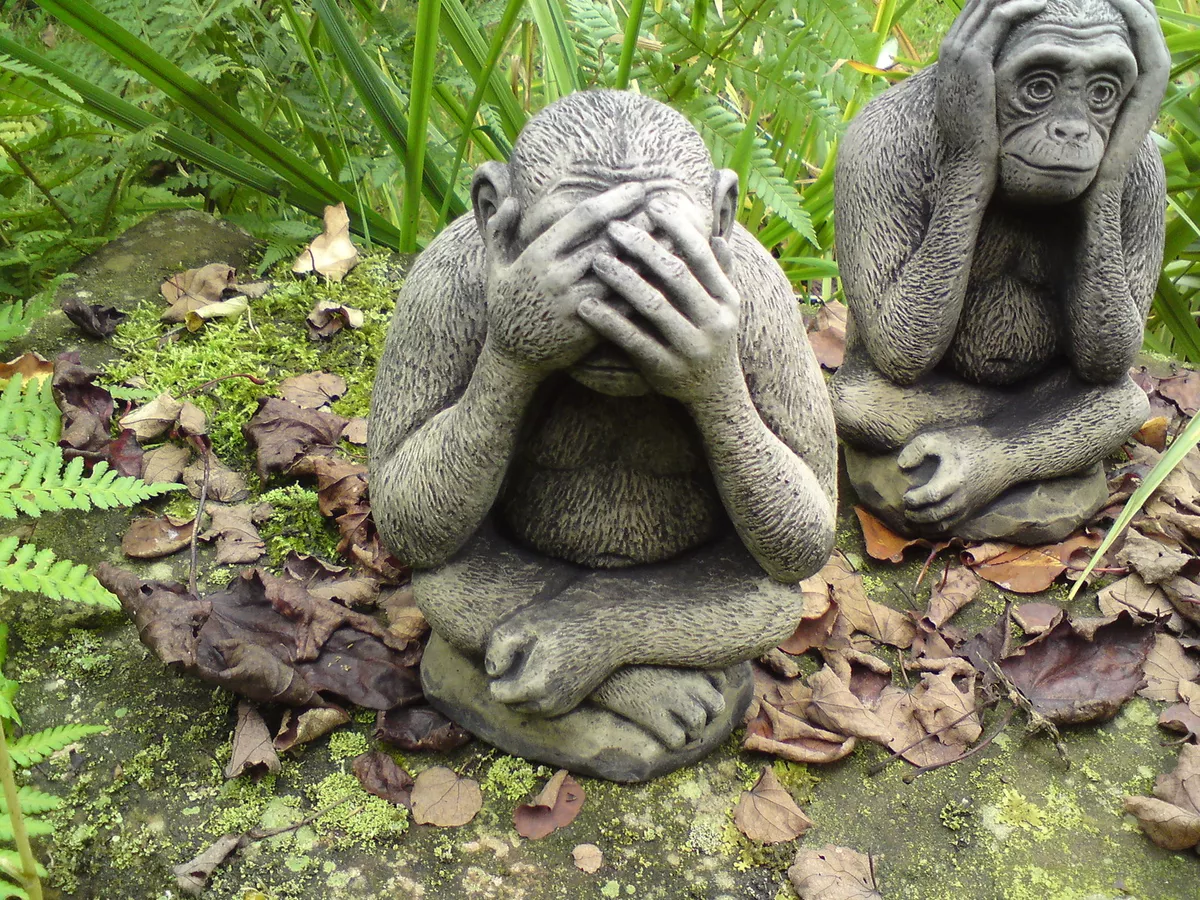 Stone Garden See Hear Speak No Evil Rabbit Bird Bath Feeder 