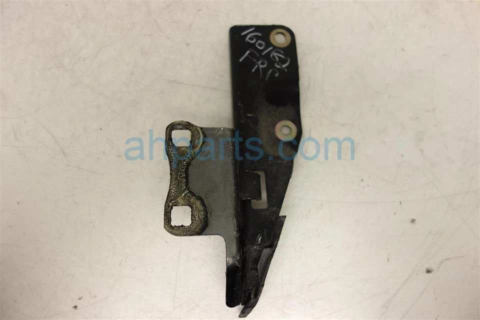 Soporte bisagra capó pasajero delantero derecho Infiniti I35 2002-2004 65400-2Y000 Foto 4 de 4