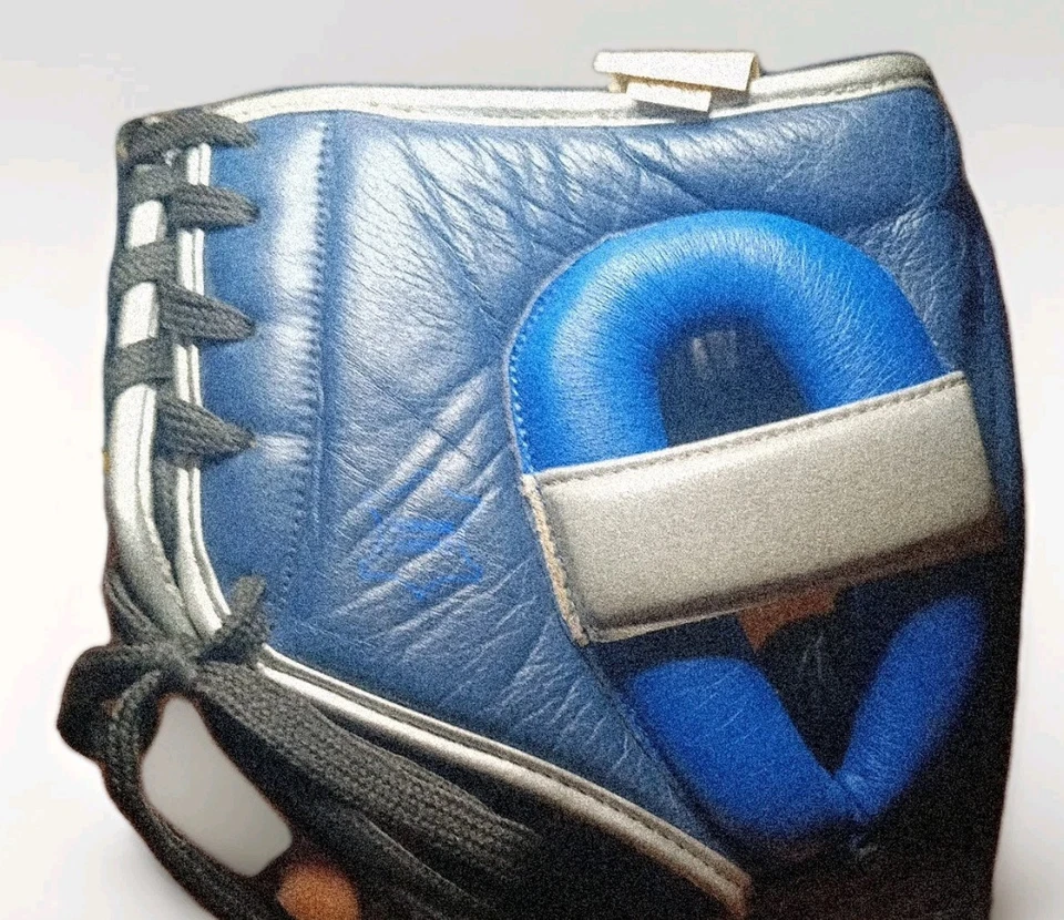 Title Boxing Royalty Headgear /Winning Style Cheek Protector Size Large - Image 4 of 4