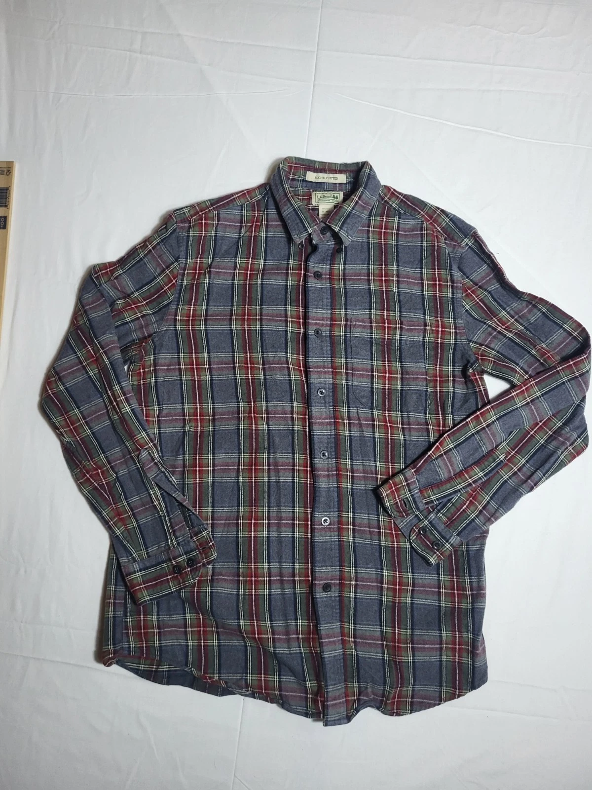 L.L. Bean Mens Medium Regular Plaid Flannel Button Down Shirt Slightly Fitted