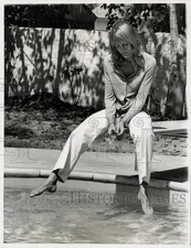 1970 Press Photo Actress Carrie Snodgress at home in North Hollywood - kfx10386