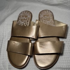 DV Dolce Vita Womens Gold Metallic Double Band Slide Sandals Flat Size 6