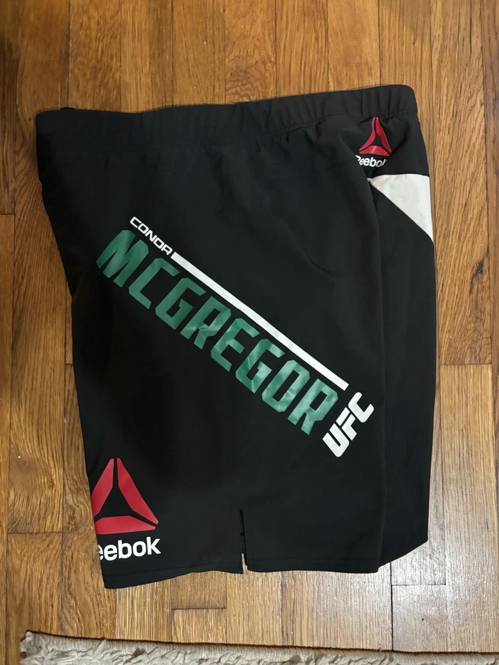 Pantalones Cortos UFC Reebok Conor McGregor ~RAROS~ Foto 2 de 3