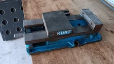 Kurt AngLock D675 Machine Vise