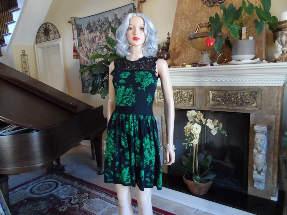 Red Valentino Green/Black Knit Dress w/Lace-Bow Detail Size XS - Image 2 of 4
