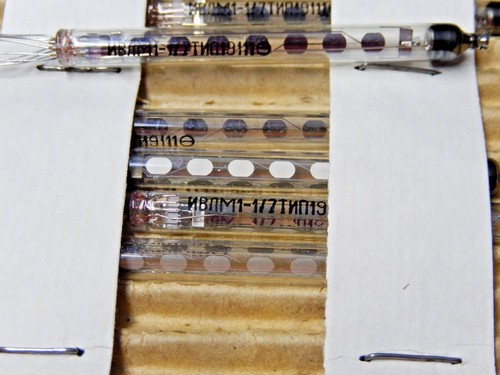 IVLM1-1/7 Russian VFD Matrix Tubes Nixie nuovi lotto di 100 pezzi!!! - Foto 1 di 5