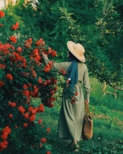 Digital Image Picture Photo Pic Wallpaper Background Woman In Straw Hat Roses