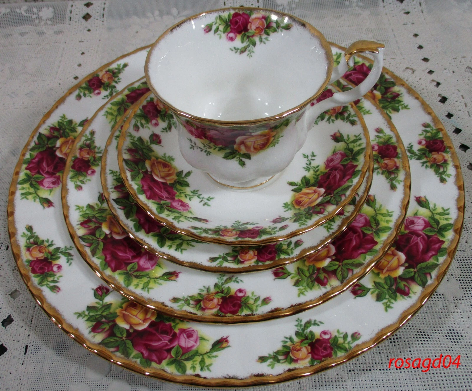 Royal Doulton Old Country Roses Place Setting - Thumbnail 3
