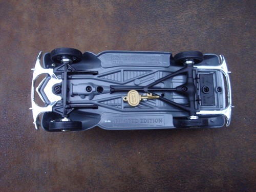 Liberty Classics 1940 Ford Die Cast Collectors Bank by Spec Cast #60003 - Picture 9 of 12