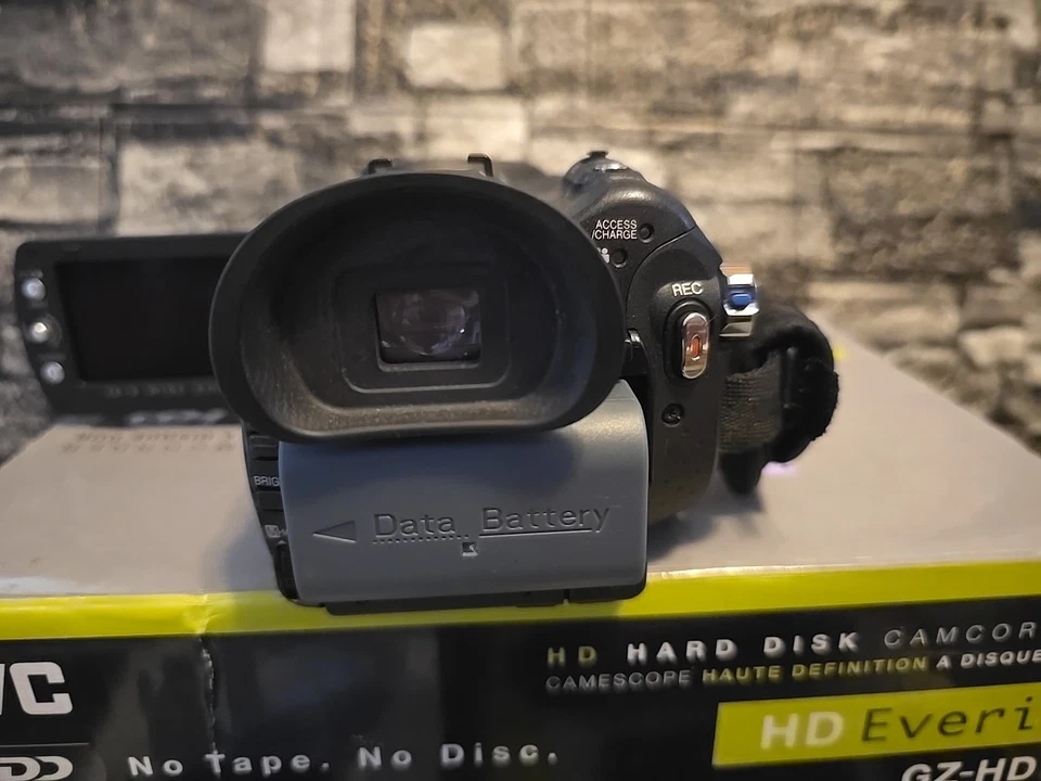 JVC Everio GZ-HD7U 3CCD 60GB Hard Disk Drive HD Camcorder Works/Tested Bundle - Image 4 of 4