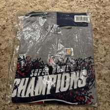 SUPER BOWL LIII Champions NEW ENGLAND PATRIOTS Locker Room T-Shirt (Med) w/ Holo