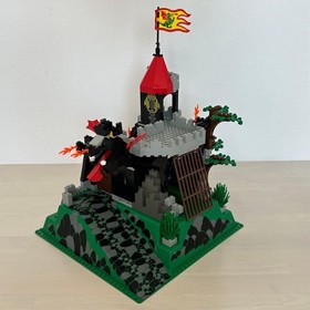 LEGO 6082 Castle Fire Breathing Fortress Magic Dragon