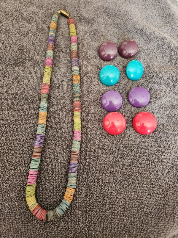 Artsy Shell (?)  23" Necklace plus 4 pr of earrings