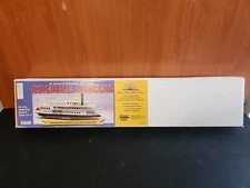 Dumas 1222 1:48 48 inch Boat - White