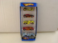 Hot Wheels Hot Blast & Crash 2006 paquete de 5 autos nuevo en paquete sellado