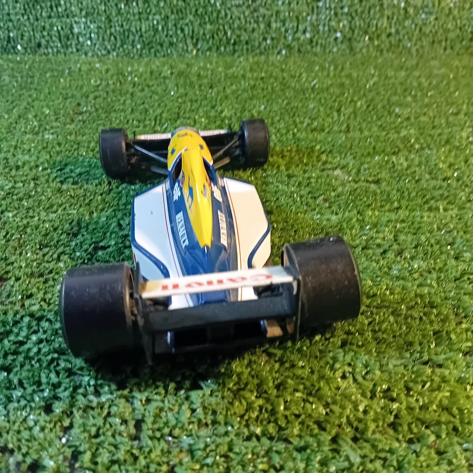 Coche de carreras Burago Renault Fórmula 1 Williams FW14 plástico B1 Foto 4 de 4