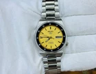 Vintage Seiko 5 Automatic 17 Jewels Yellow Dial Day Date Men's Watch Japan Made