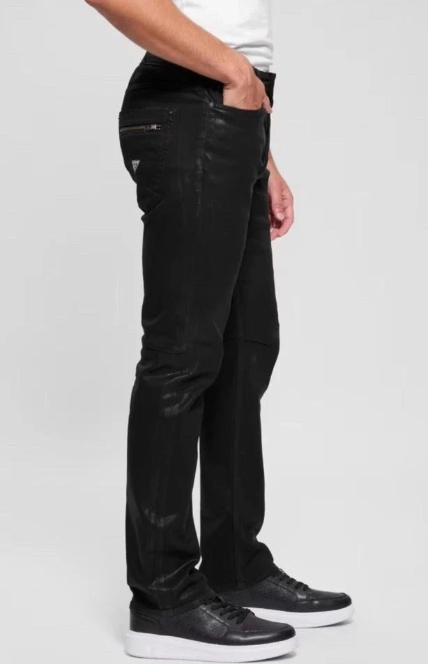 Jean recto GUESS Eco Mateo para hombre recubierto negro azabache 32Wx32L Foto 3 de 4