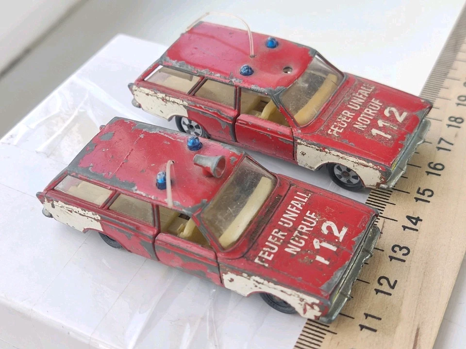 Set 2 Siku Ford 17 M Turnier V213 Germany fire engine Diecast Vintage Retro Car - Image 4 of 4