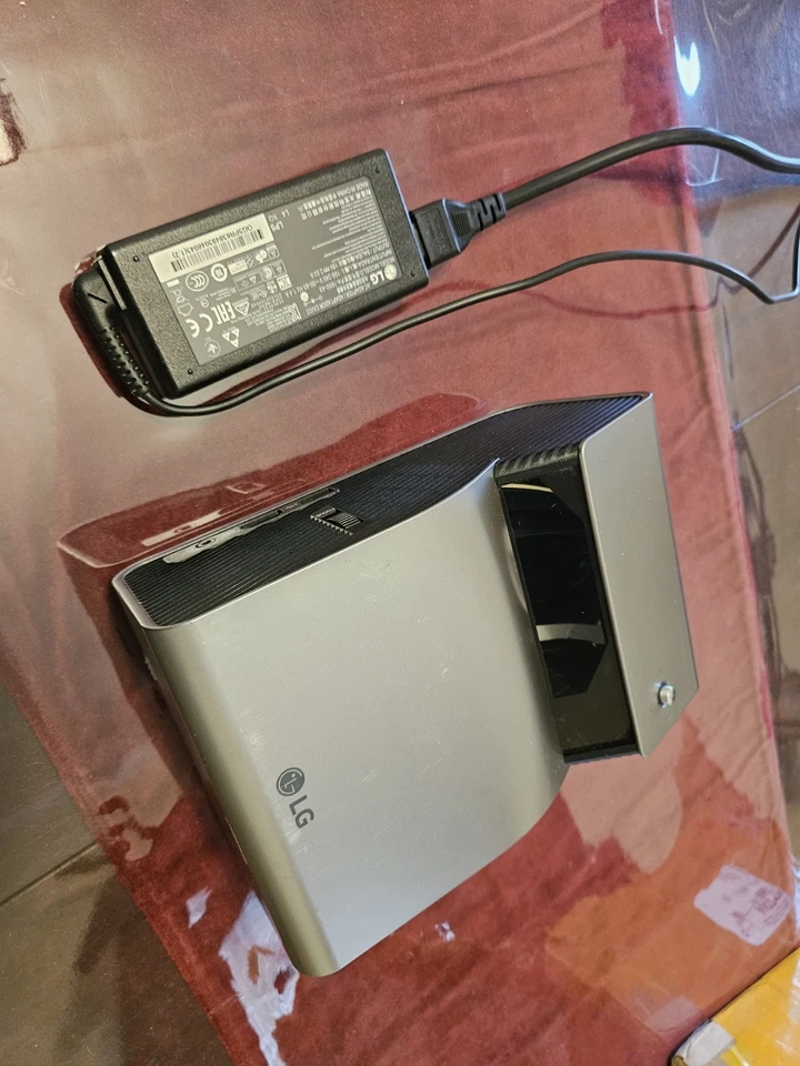 LG PH450UG Portable LED Ultra Short Throw Projector Home Theater Used - Image 3 of 4