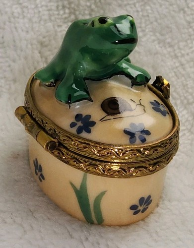 Limoges Frog Fine Porcelain Hand Painted Pill/Trinket Box France Signed - Picture 8 of 22