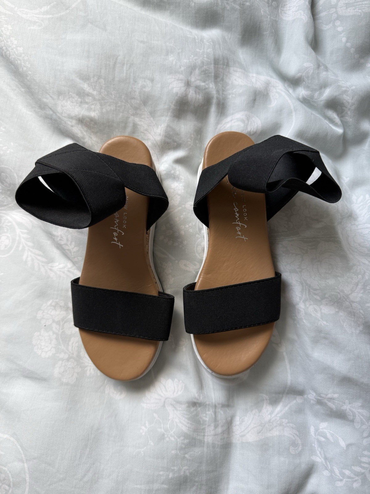 APL Piattaforme bianche e nere New Look taglia 3