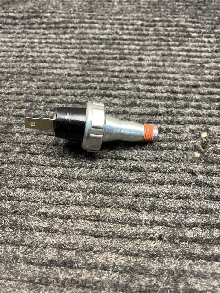 Sensor de presión de aceite del motor ACDelco D8050 Foto 4 de 4