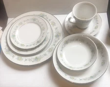 Towne House Porcelain Regency7 PC PLACE SETTING Very Good condition japan #3609