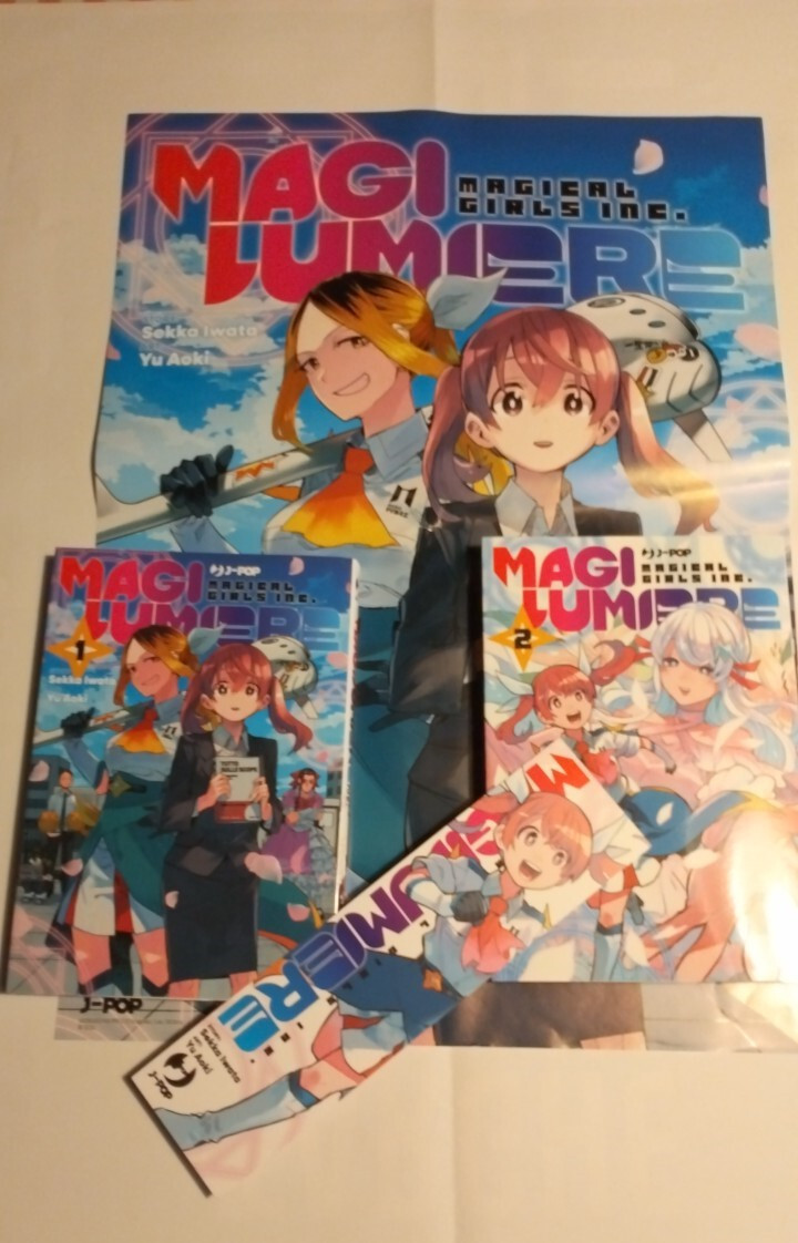 MAGILUMIERE N.1 + N.2 + SEGNALIBRO + POSTER - JPOP - NUOVO
