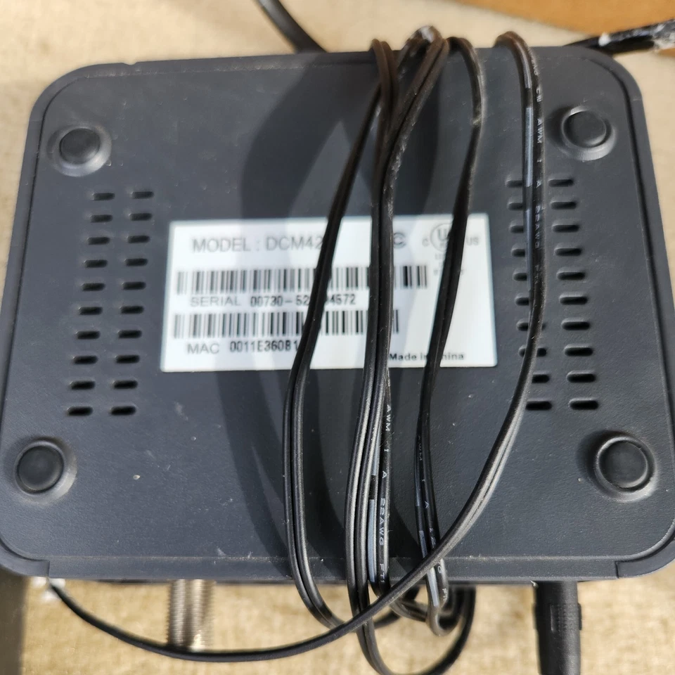 RCA DCM425 Digital Broadband Cable Modem with power cord - Image 3 of 4