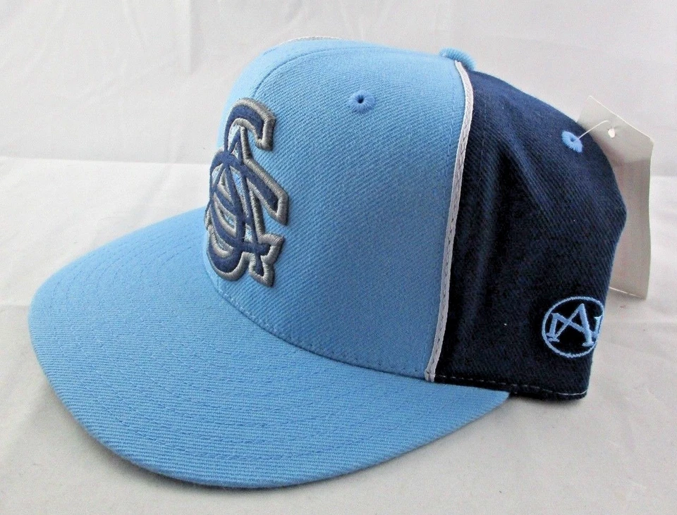 Boné/chapéu AMERICAN NEEDLE bordado PRETO CINCO ABA PLANA 7-3/8 AZUL NOVO etiqueta - Imagem 2 de 4