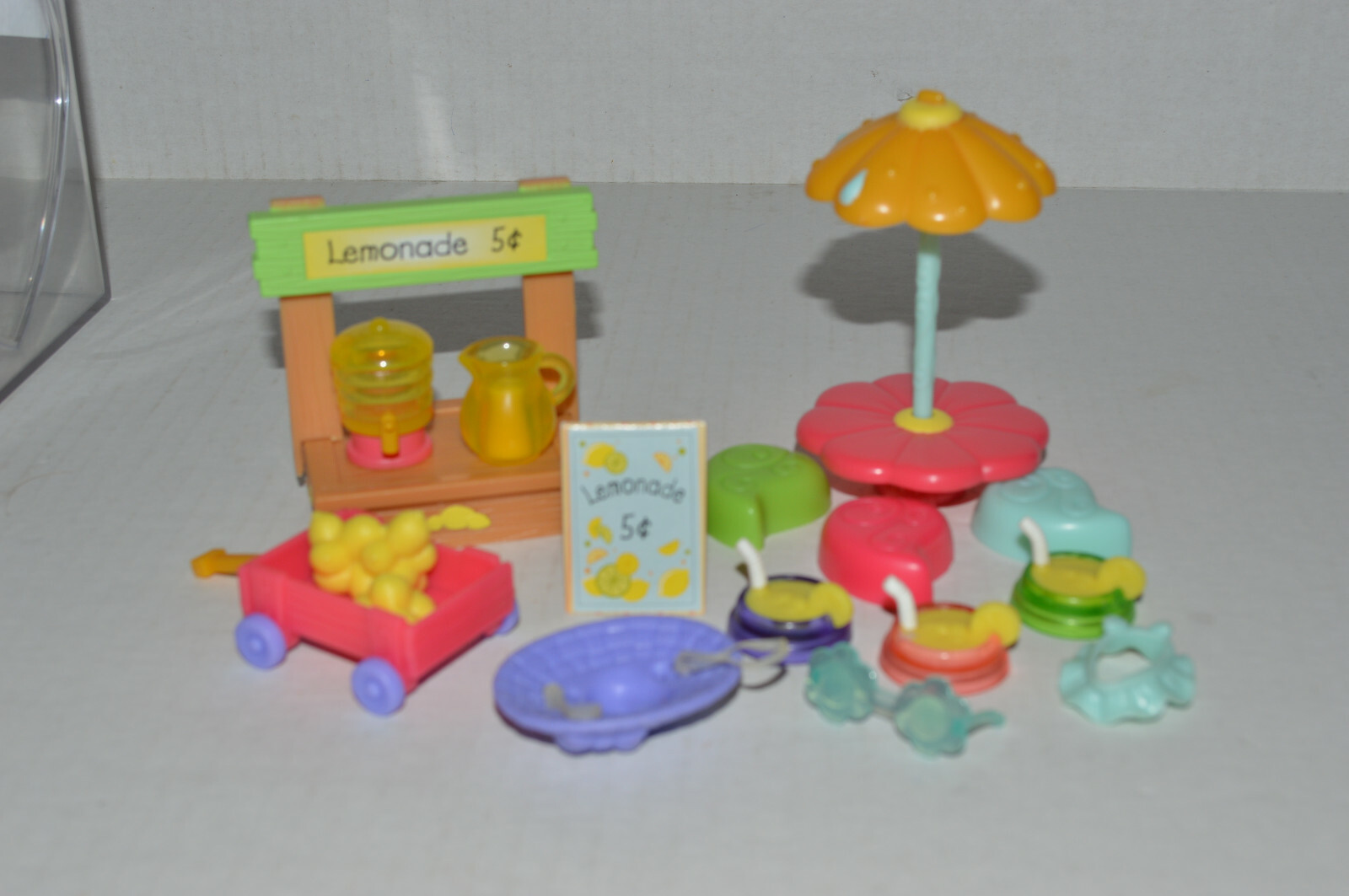 littlest pet shop lemonade stand