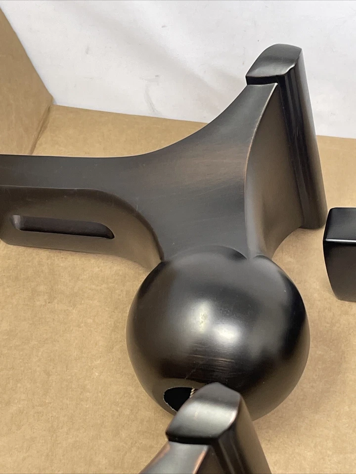 Pies de bañera Pelham & White Cannonball Ball, bronce frotado con aceite, juego de (4) Foto 2 de 4