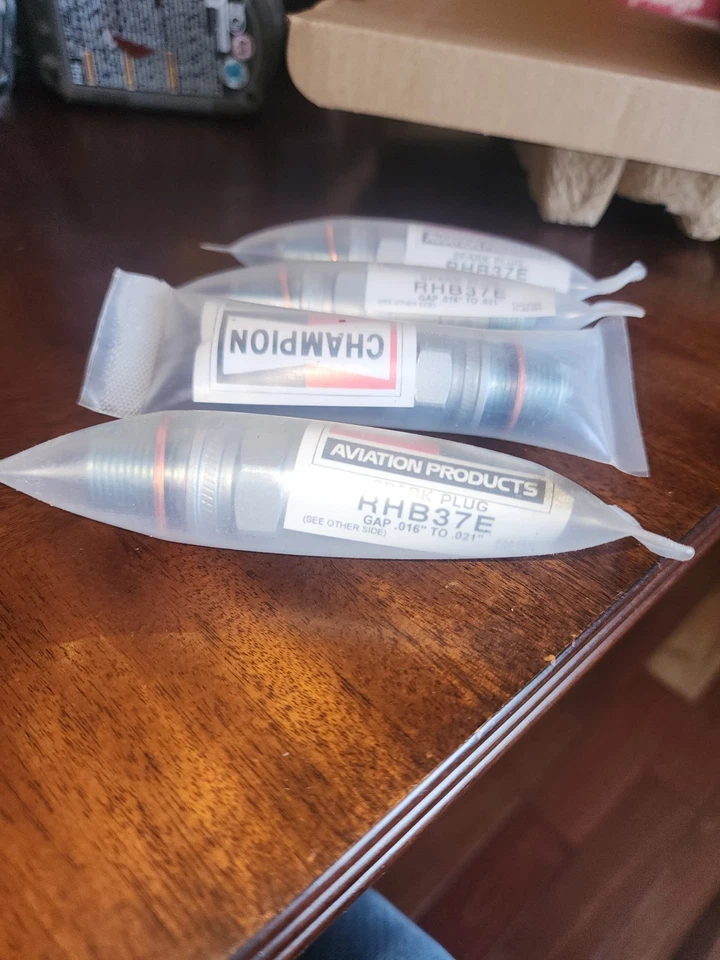 CHAMPION AEROSPACE RHB37E SPARK PLUG PN: RHB37E - Image 2 of 4