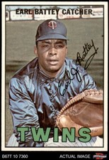 1967 Topps #15 Earl Battey Twins 8 - NM/MT