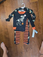 3t brand new halloween pajamas from carter's item 412G8