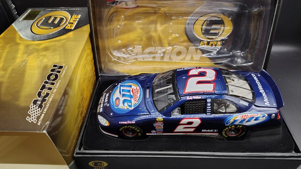 Dodge Penske Racing Rusty Wallace #2 Miller Lite 2004 1:24 RCCA Elite Foto 2 de 4