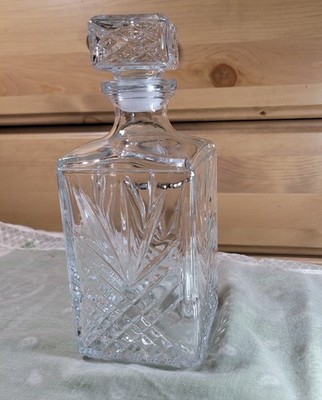 Bormioli Collection Decanter 33.75oz Diamond Decanter With Starburst Detailing 