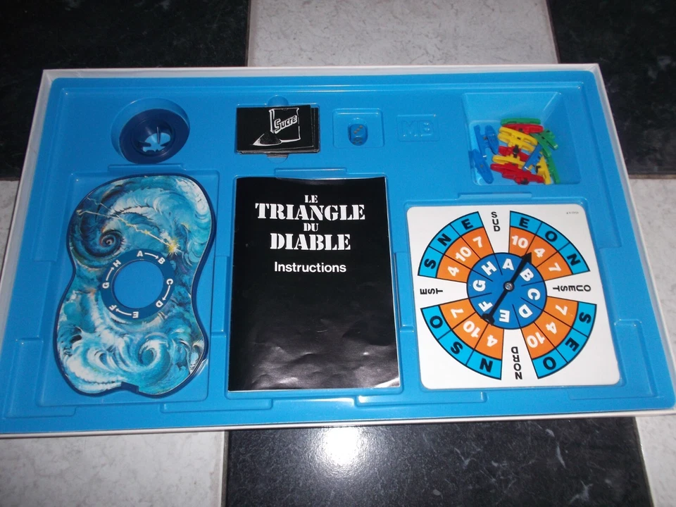 ANCIEN JEU DE SOCIETE MB de 1977 : LE TRIANGLE DU DIABLE EN EXCELLENT ETAT - Photo 2/4