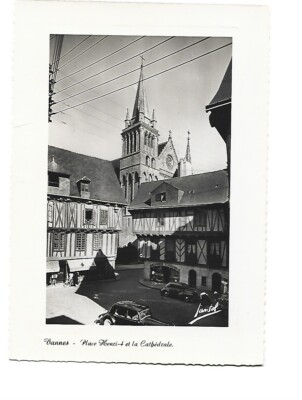 Carte Postale Ancienne – 56 Vannes – La Place Des Halles (Années 1910)