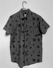 Men’s Game Of Thrones HBO Button Up Short Sleeve Shirt Size M Gray Front Pocket