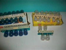 LOT OF 33 VINTAGE FLASHBULBS - GENERAL ELECTRIC M2 & M3B FLASHBULBS