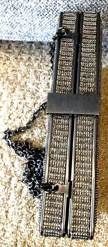 Bolso de Hombro SONDRA ROBERTS Dorado Plata Carcasa Dura Cadena Foto 4 de 4