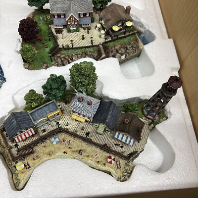 ダンバリーミント Fisherman's Cove ミニチュア灯台と漁村のセット ダンバリーミント Fisherman's Cove ミニチュア灯台と漁村のセット